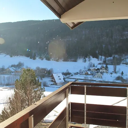 Avec Balcon, Vue Montagnes Proche Centre Village - Fr-1-515-68 Appartement *